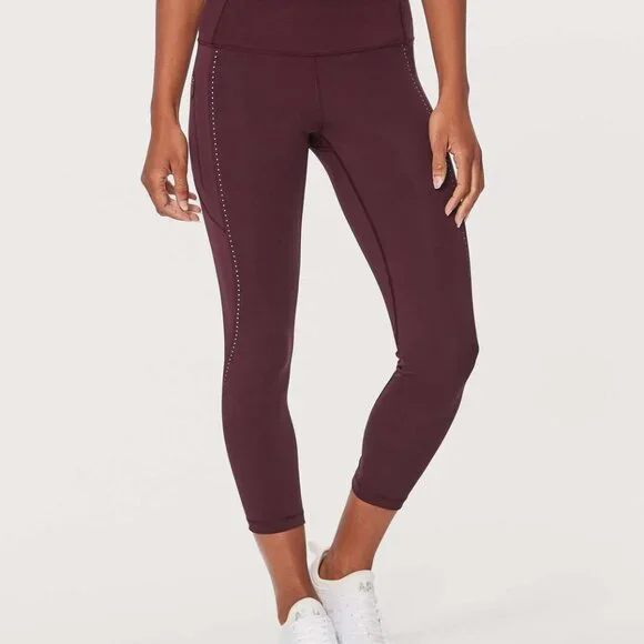 Lululemon Extra Mile Crop (Reflective 23") - Full-On® Luxteme in Garnet, Size 4 - Picture 12 of 16